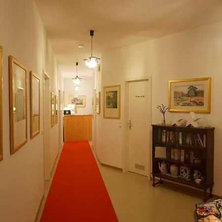 Stadtmitte Garni *